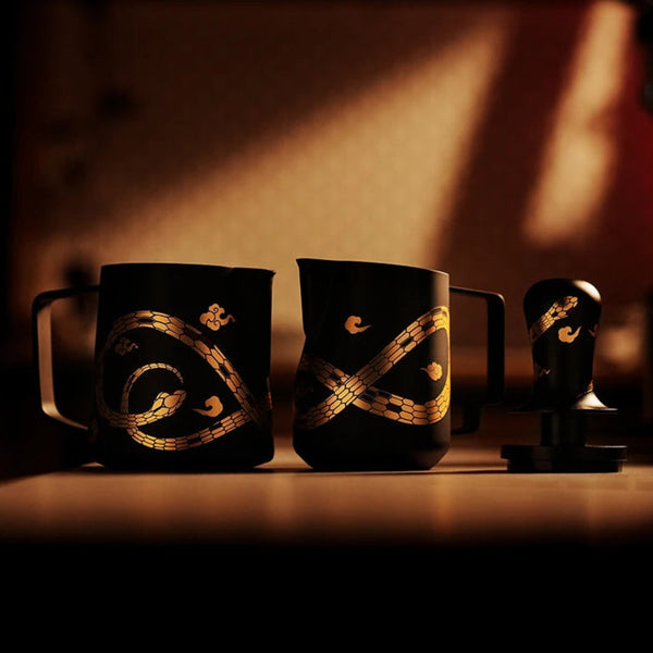 MHW-3BOMBER Serpent Latte Art Pitcher 450/500/600ml