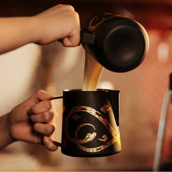 MHW-3BOMBER Serpent Latte Art Pitcher 450/500/600ml